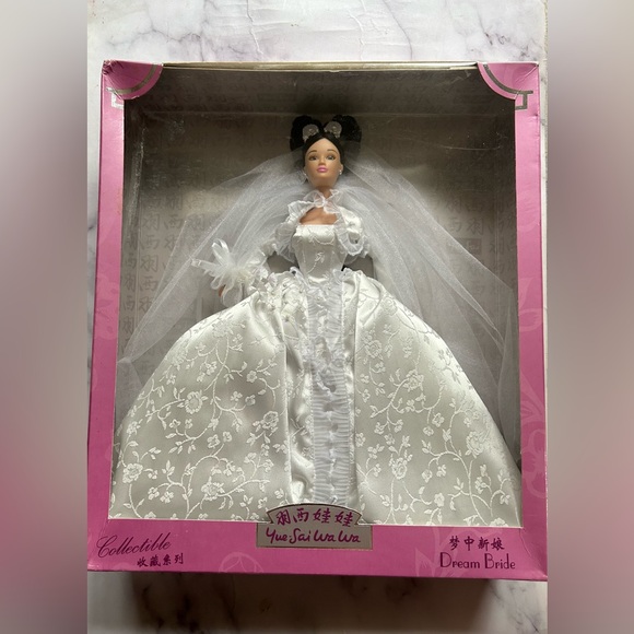 Yue-Sai Wa Wa Collectible Dream Bride Doll